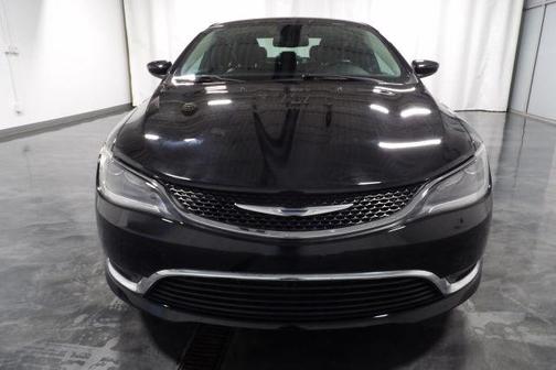 2017 Chrysler 200 Limited