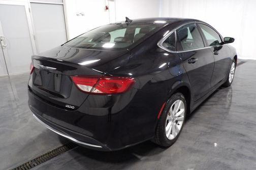 2017 Chrysler 200 Limited