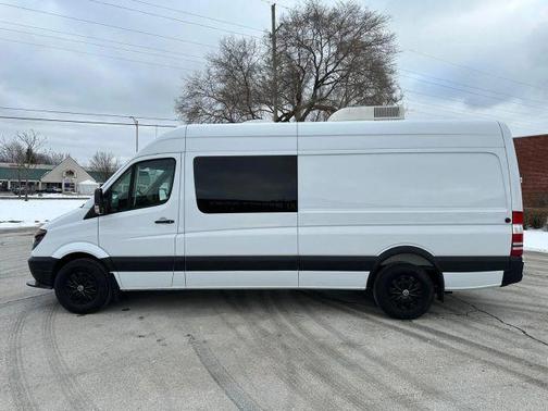 2011 Mercedes-Benz Sprinter HIGH ROOF W/170 WB