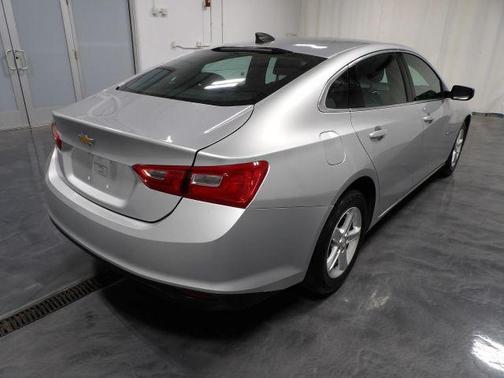 Silver 2020 Chevrolet Malibu 1FL