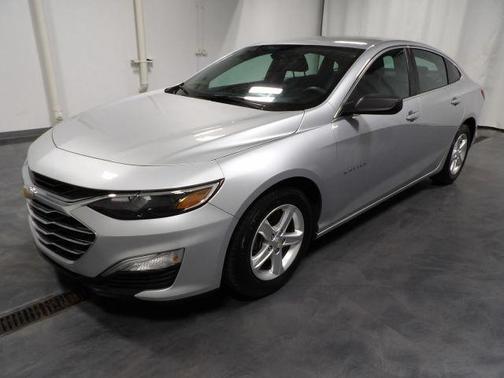 Silver 2020 Chevrolet Malibu 1FL