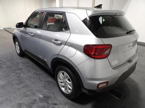 Silver 2021 Hyundai VENUE SE