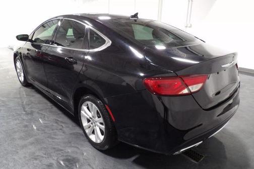 2017 Chrysler 200 Limited