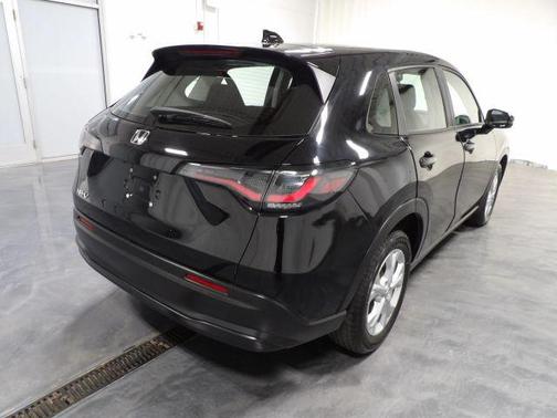 Black 2025 Honda HR-V LX