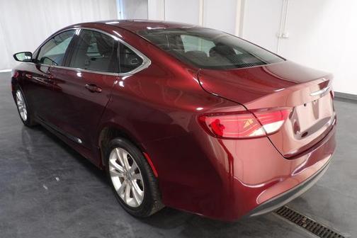 2016 Chrysler 200 LX