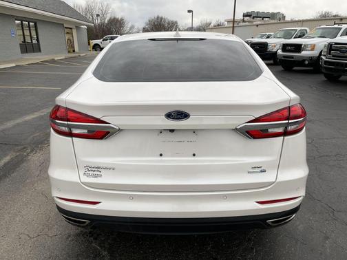 2020 Ford Fusion SE