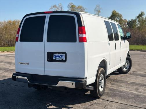 Summit White 2025 Chevrolet Express 3500 Work Van