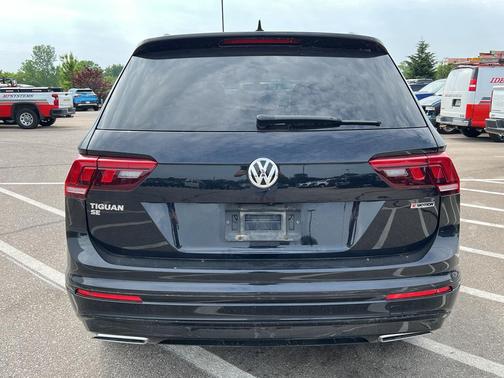2021 Volkswagen Tiguan 2.0T SE R-Line Black