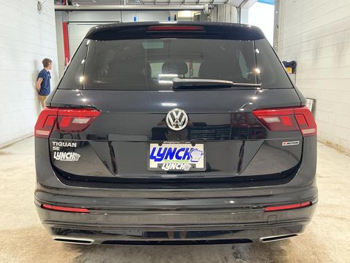 2021 Volkswagen Tiguan 2.0T SE R-Line Black