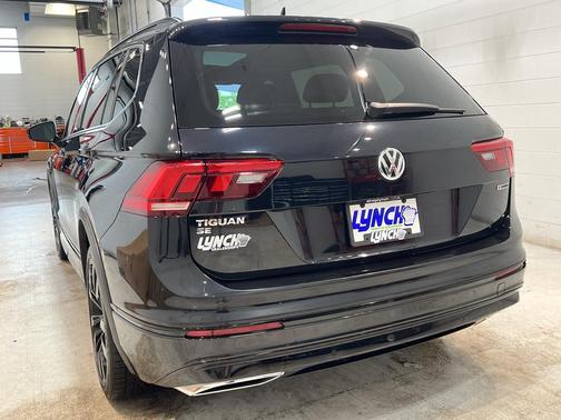 2021 Volkswagen Tiguan 2.0T SE R-Line Black