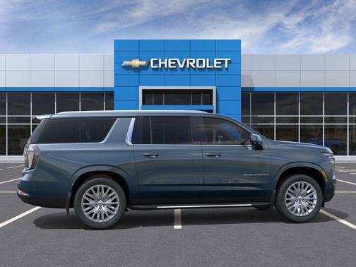 2025 Chevrolet Suburban LT