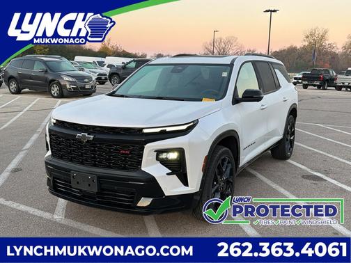 Iridescent Pearl Tricoat 2024 Chevrolet Traverse RS