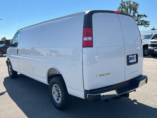 2025 Chevrolet Express 3500 Work Van