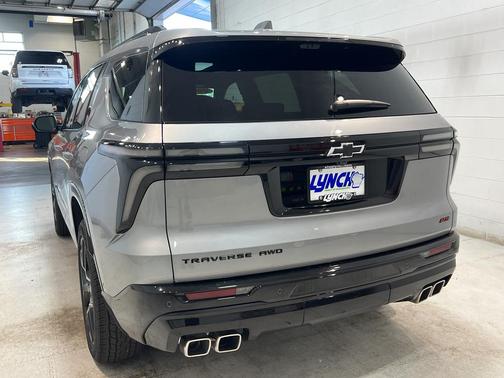 2025 Chevrolet Traverse RS