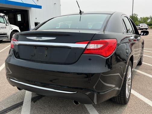 2012 Chrysler 200 Limited