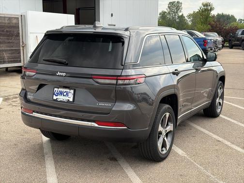 Metallic 2023 Jeep Grand Cherokee Limited