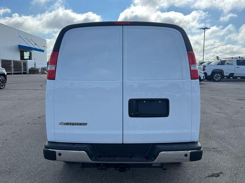 2025 Chevrolet Express 2500 Work Van