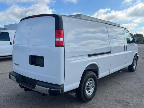2025 Chevrolet Express 2500 Work Van