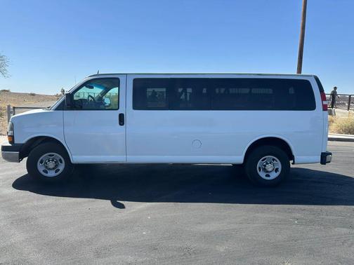 Summit White 2014 Chevrolet Express 3500 LT