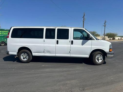 Summit White 2014 Chevrolet Express 3500 LT