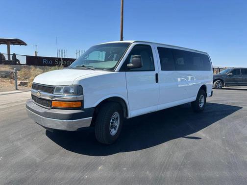 Summit White 2014 Chevrolet Express 3500 LT