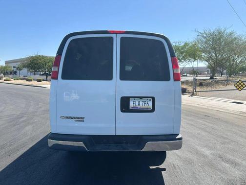 Summit White 2014 Chevrolet Express 3500 LT