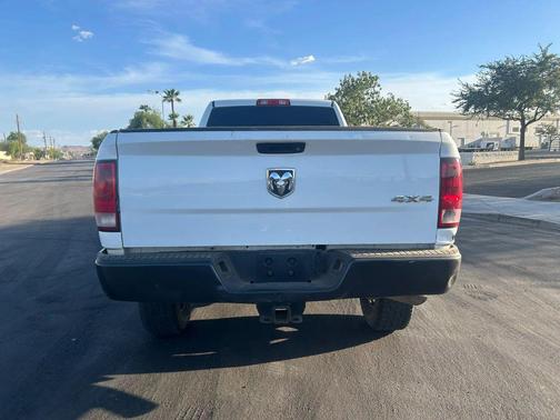 Bright White Clearcoat 2018 RAM 2500 Tradesman Crew Cab 4x4 8' Box
