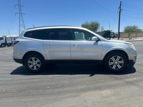 2017 Chevrolet Traverse 2LT