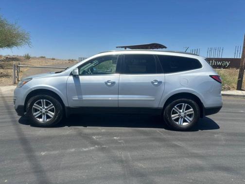 2017 Chevrolet Traverse 2LT