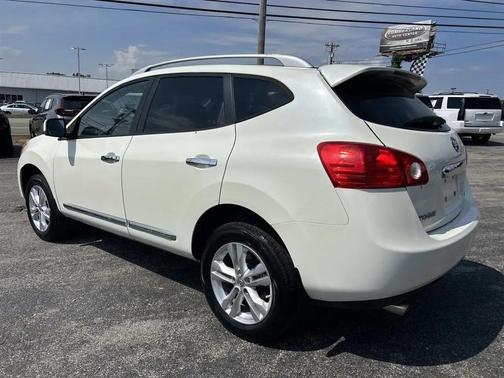 Pearl White 2012 Nissan Rogue SV