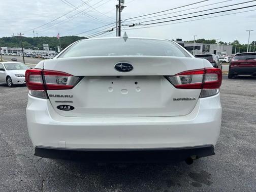 Crystal White Pearl 2018 Subaru Impreza 2.0i Premium