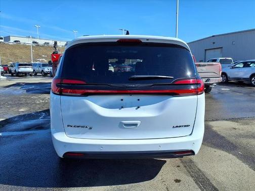 2025 Chrysler Pacifica LIMITED