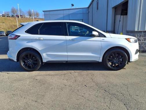 2022 Ford Edge ST-LINE