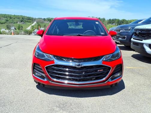 Red 2019 Chevrolet Cruze LT