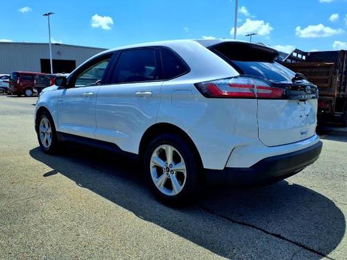 2022 Ford Edge SE