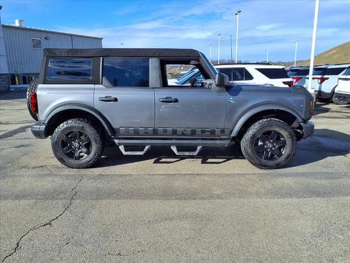 2023 Ford Bronco BLACK DIAMOND