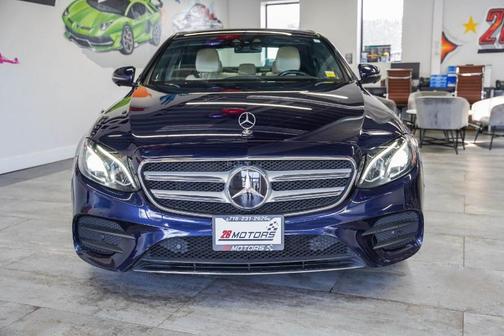 Photo 3 of 32 of 2019 Mercedes-Benz E-Class E 300 4MATIC