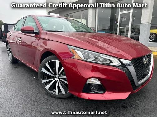 RED 2022 Nissan Altima 2.5 Platinum AWD Sedan
