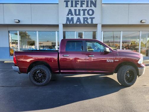 2017 RAM 1500 SLT