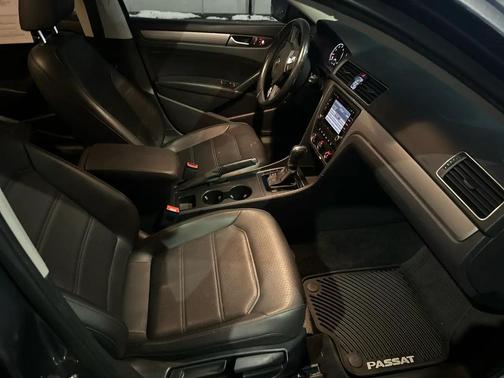 2015 Volkswagen Passat 1.8T Limited Edition