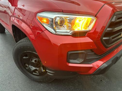 2019 Toyota Tacoma SR