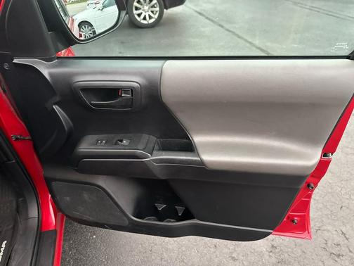 2019 Toyota Tacoma SR