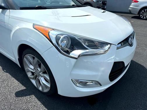 2013 Hyundai Veloster Base