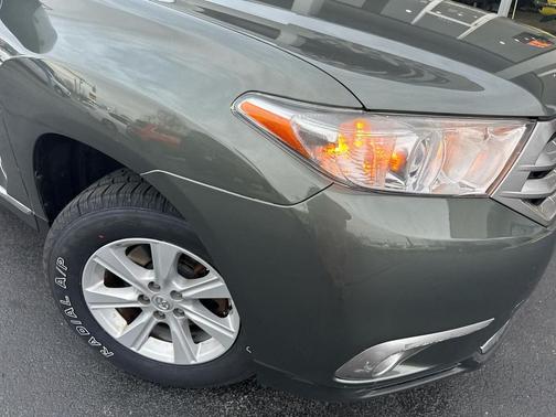 2013 Toyota Highlander Base