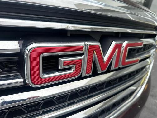 PURPLE 2017 GMC Acadia SLE-2