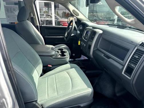 2016 RAM 2500 4WD Crew Cab Tradesman