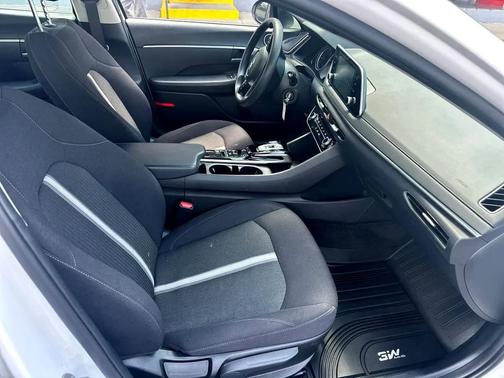 2023 Hyundai SONATA SE
