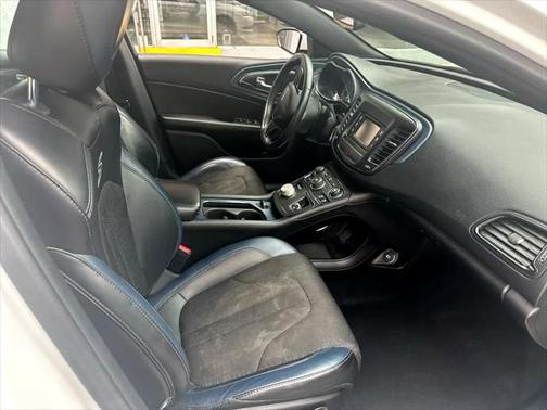2016 Chrysler 200 S