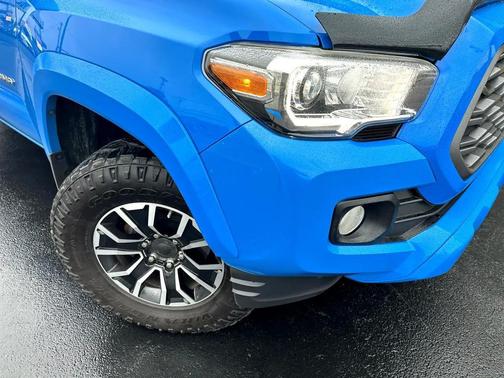 2021 Toyota Tacoma TRD Sport