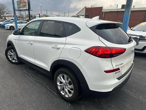 WHITE 2020 Hyundai TUCSON SE AWD